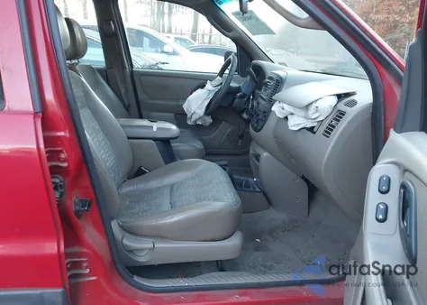 2002 Ford Escape Xls z USA, uszkodzony, nr VIN 1FMYU01192KD43021